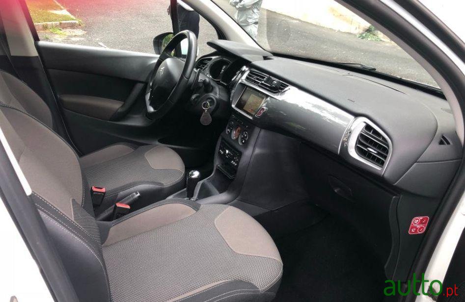 2015' Citroen C3 Automatico photo #2