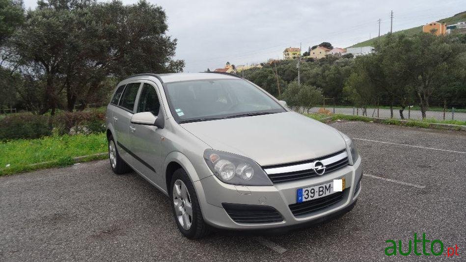 2006' Opel Astra Caravan photo #4