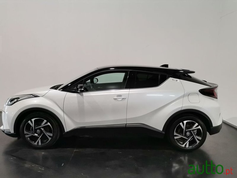 2023' Toyota C-HR photo #3