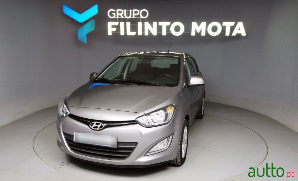 2014' Hyundai i20 1.1 Crdi Urban photo #6