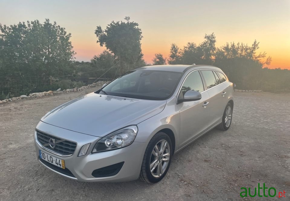2011' Volvo V60 photo #3