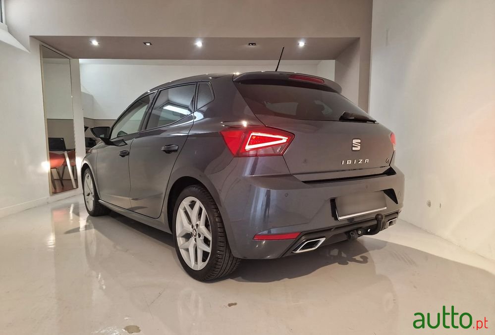 2020' SEAT Ibiza 1.0 Tsi S&S Fr photo #3