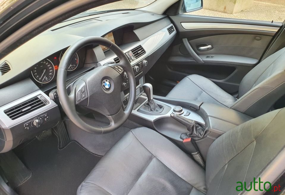 2007' BMW 520 photo #5