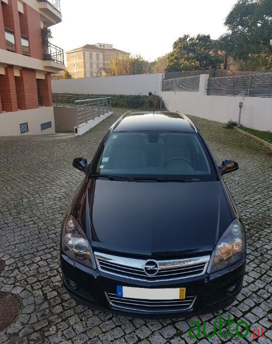 2009' Opel Astra Caravan photo #6