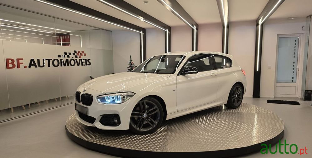 2016' BMW Série 1 D Pack M photo #2