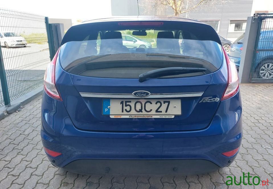 2015' Ford Fiesta photo #5