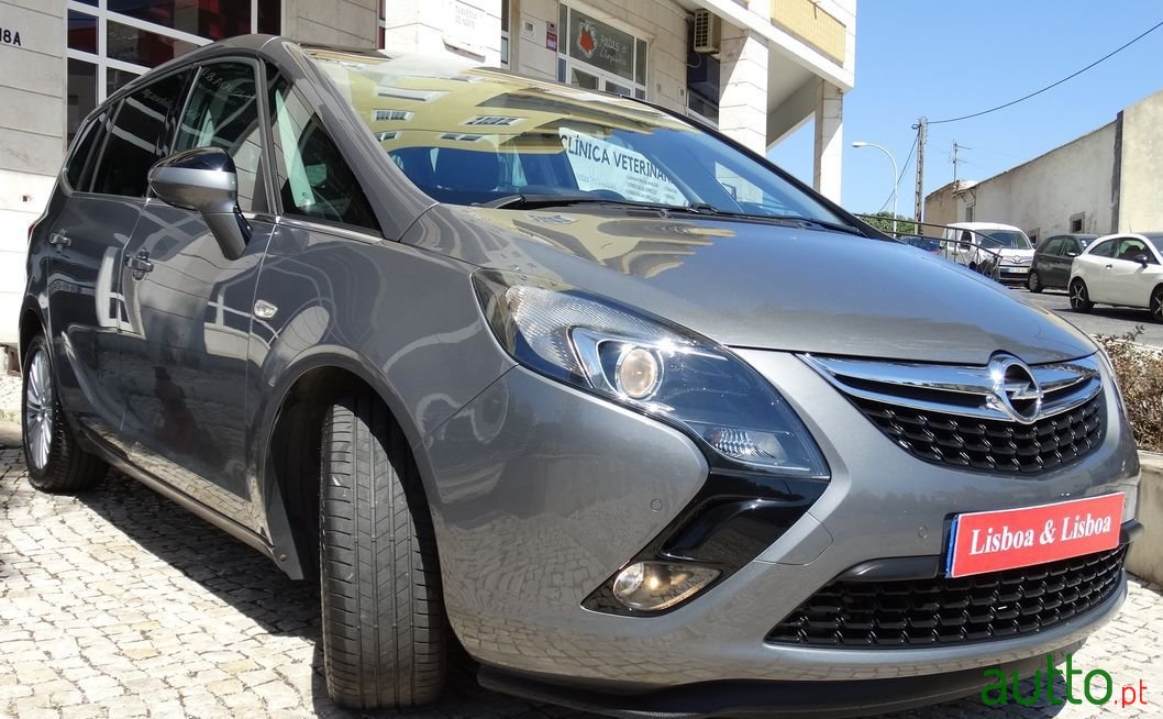 2016' Opel Zafira photo #3