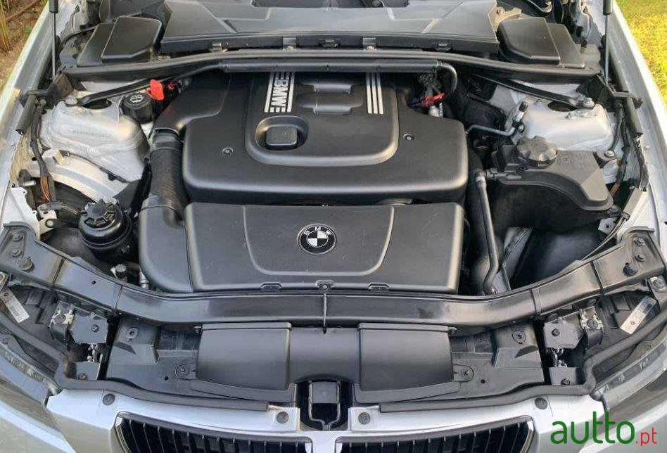 2007' BMW 320 D Touring photo #2