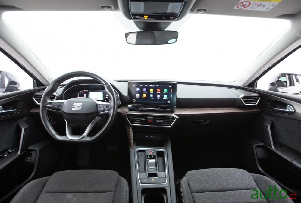 2021' SEAT Leon photo #6