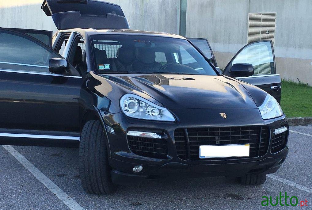 2007' Porsche Cayenne Turbo photo #1