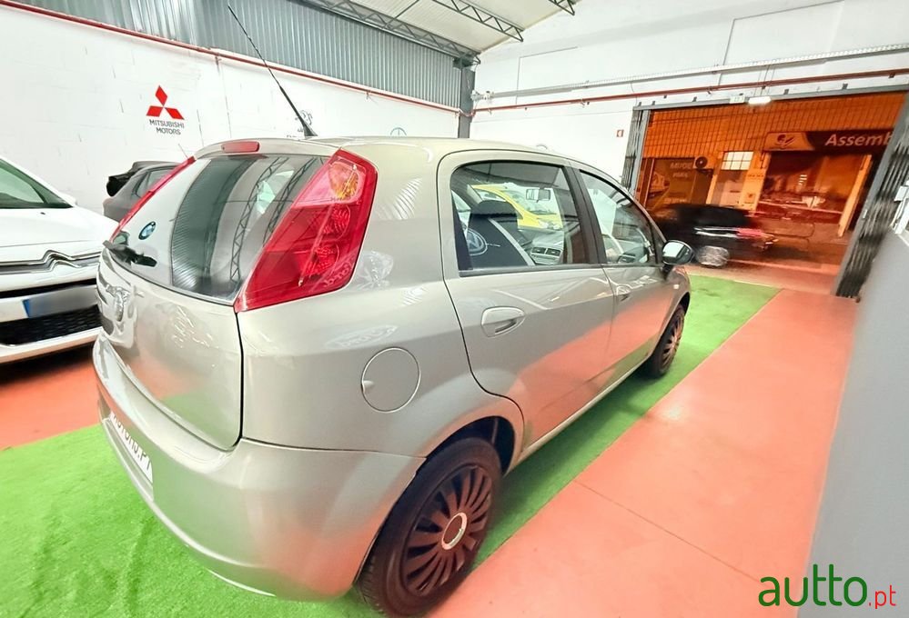 2009' Fiat Punto 1.4 16V Emotion photo #4