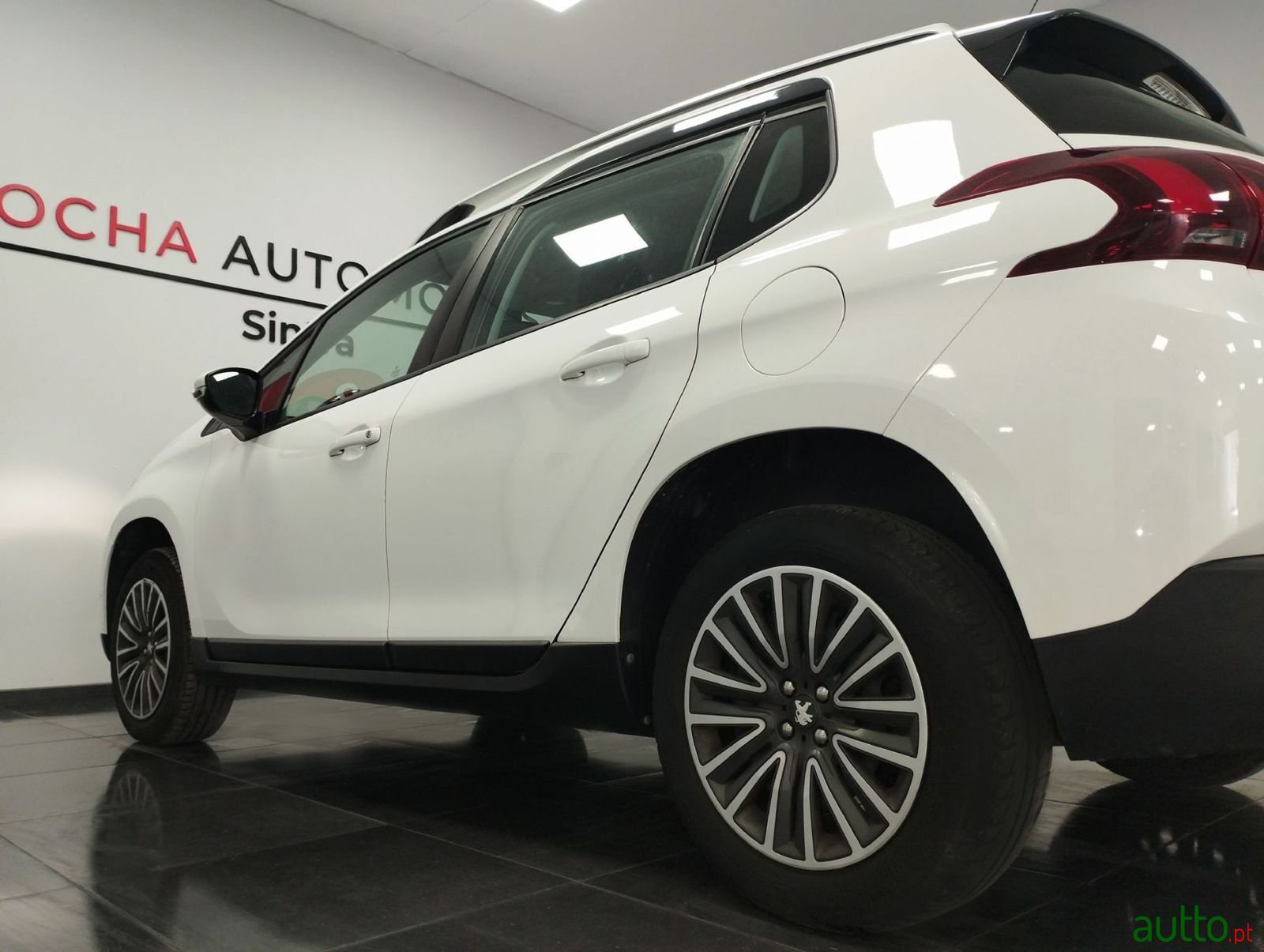 2017' Peugeot 2008 photo #6