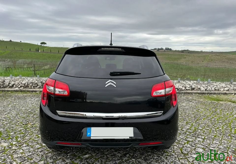 2016' Citroen C4 Aircross photo #3