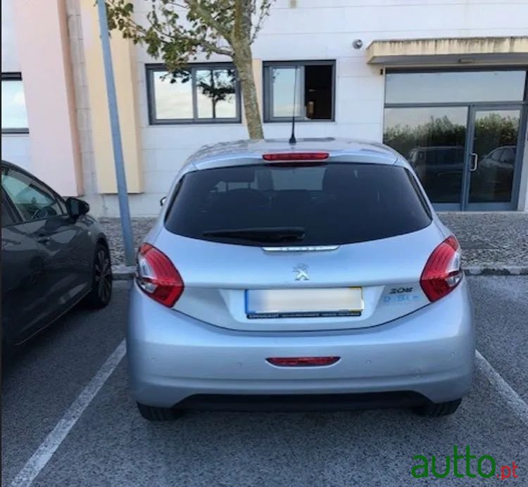 2012' Peugeot 208 1.4 Hdi Allure photo #2