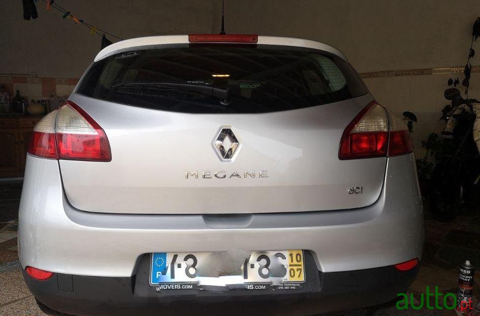2010' Renault Megane photo #3