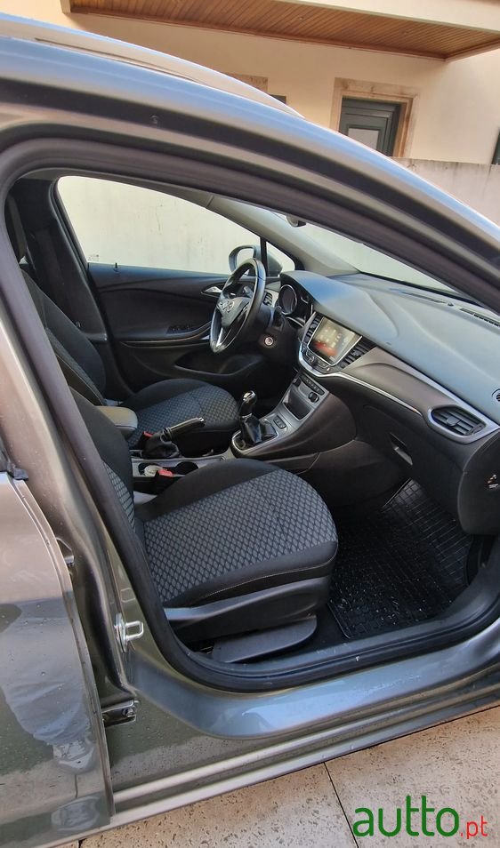 2016' Opel Astra Sports Tourer photo #3