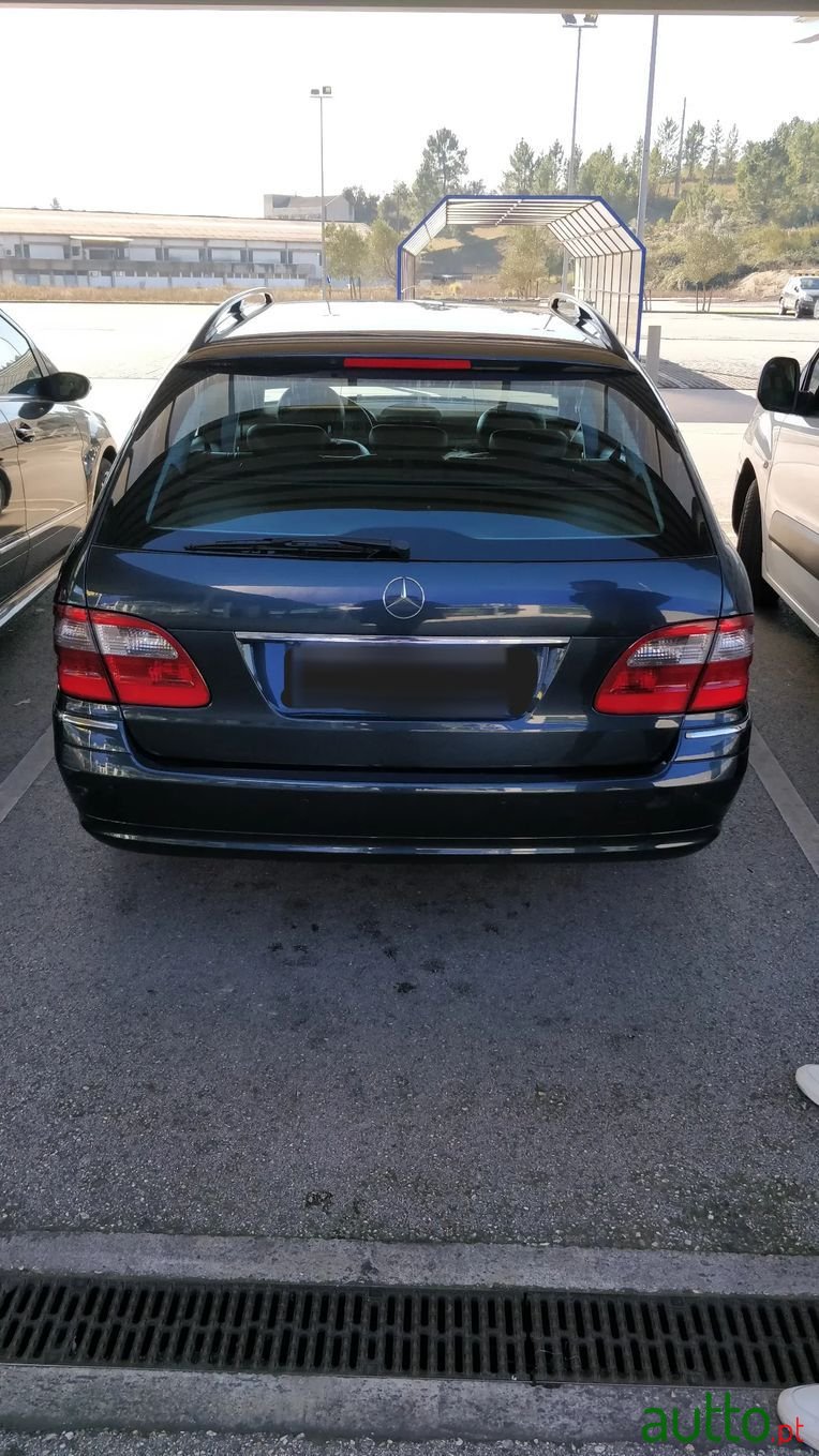 2005' Mercedes-Benz E-220 photo #2