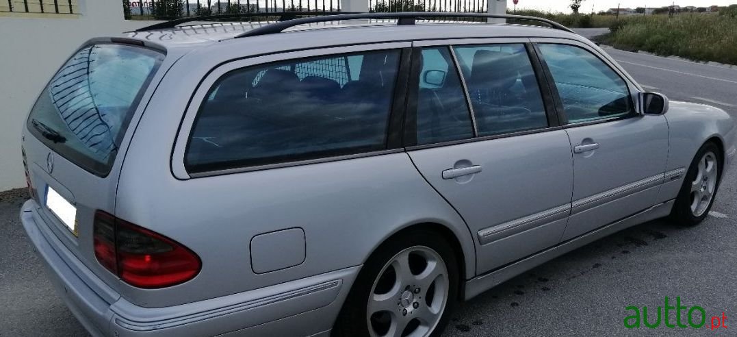 2000' Mercedes-Benz E-270 photo #1