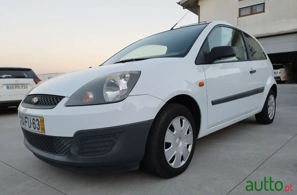 2008' Ford Fiesta photo #2