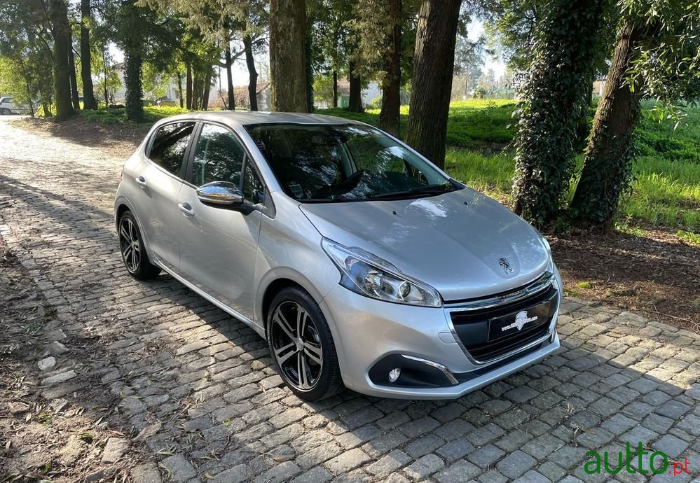 2018' Peugeot 208 photo #1