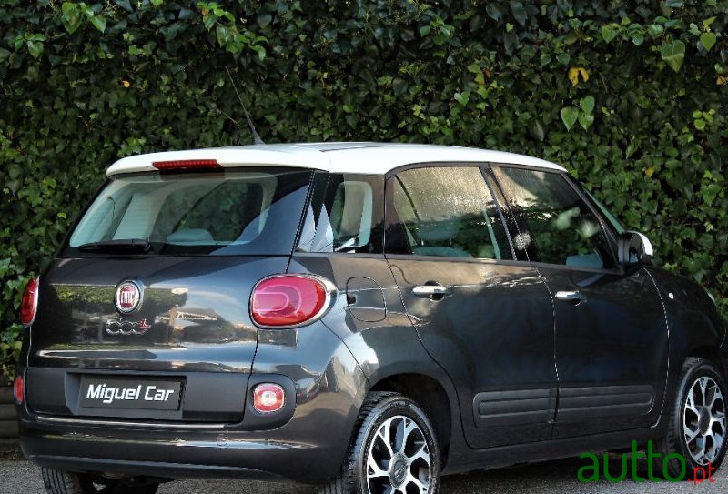 2017' Fiat 500L photo #4