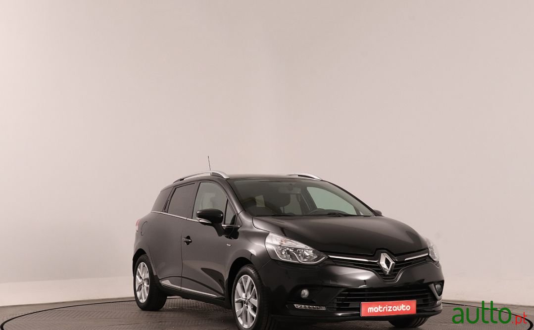 2019' Renault Clio Sport Tourer photo #1