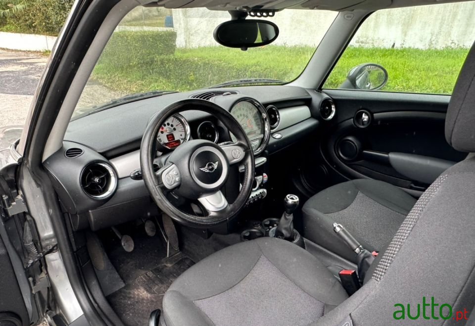 2010' MINI One photo #3