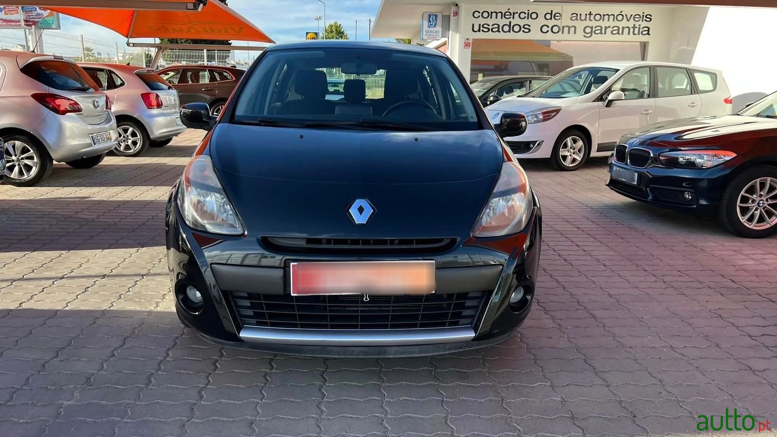 2009' Renault Clio photo #3