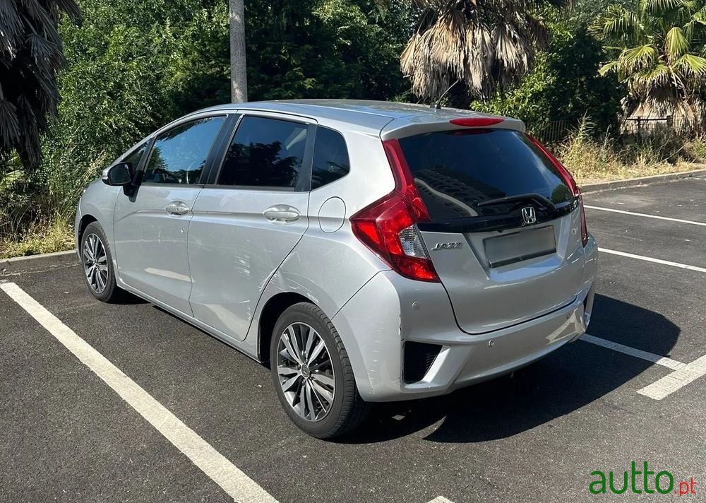 2016' Honda Jazz photo #4