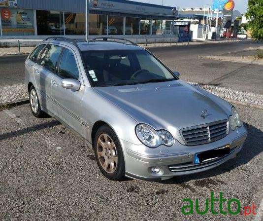 2004' Mercedes-Benz C-220 Cdi Elegance photo #4