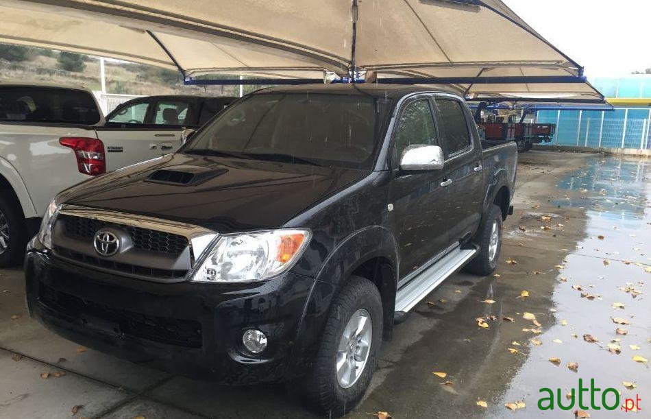 2010' Toyota Hilux Tracker 3.0 4X4 photo #4