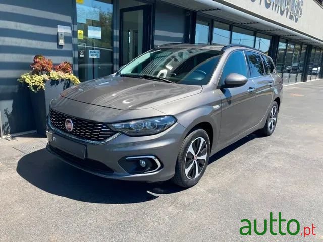 2018' Fiat Tipo Station Wagon photo #1