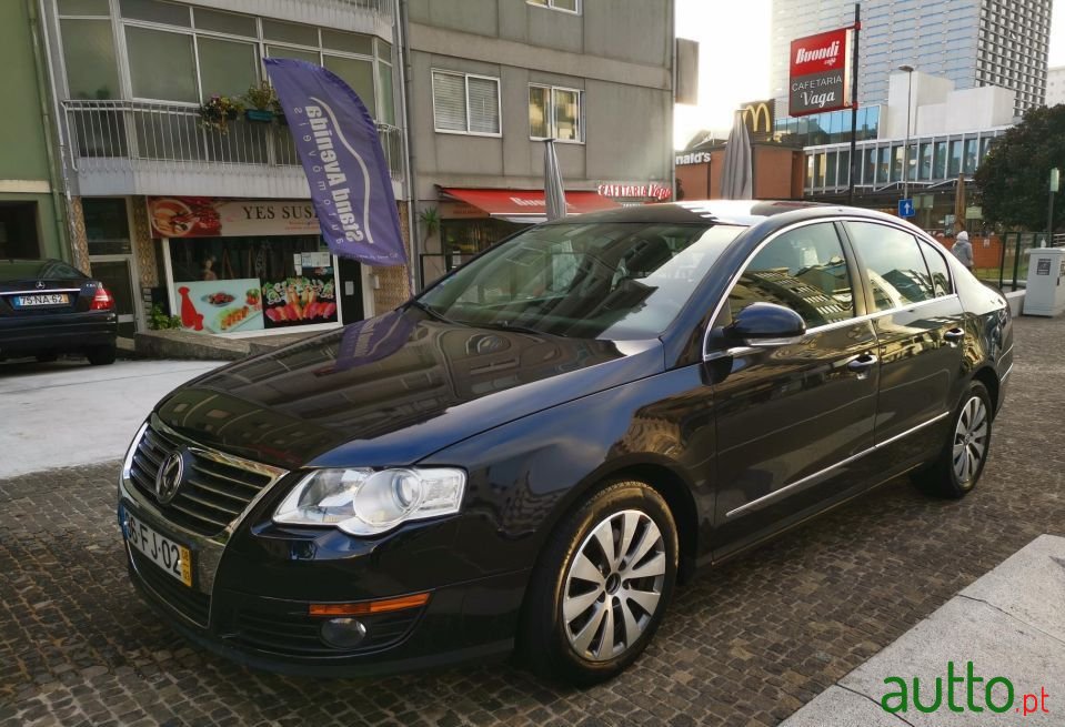 2008' Volkswagen Passat photo #1