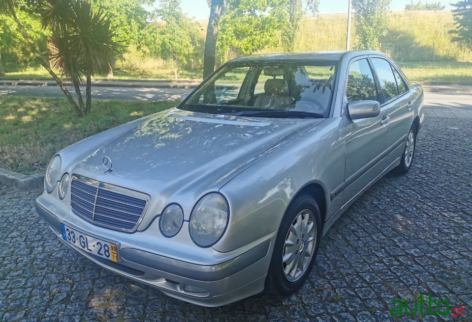 1999' Mercedes-Benz 270 photo #1