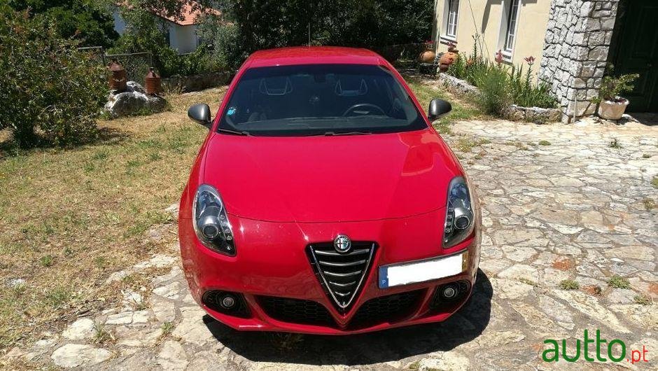 2016' Alfa Romeo Giulietta photo #2