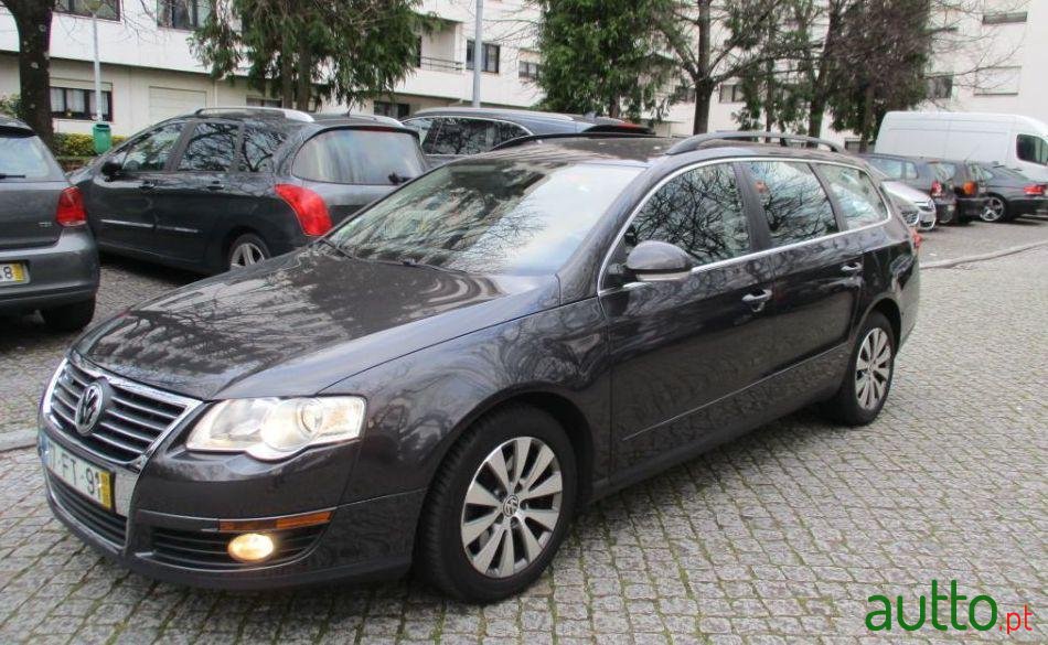 2008' Volkswagen Passat Variant photo #1