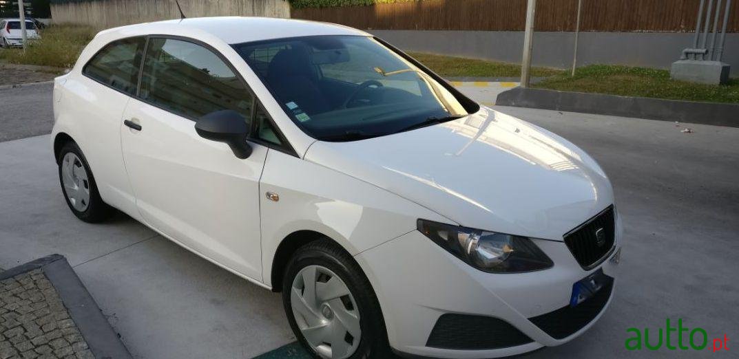 2010' SEAT Ibiza photo #1