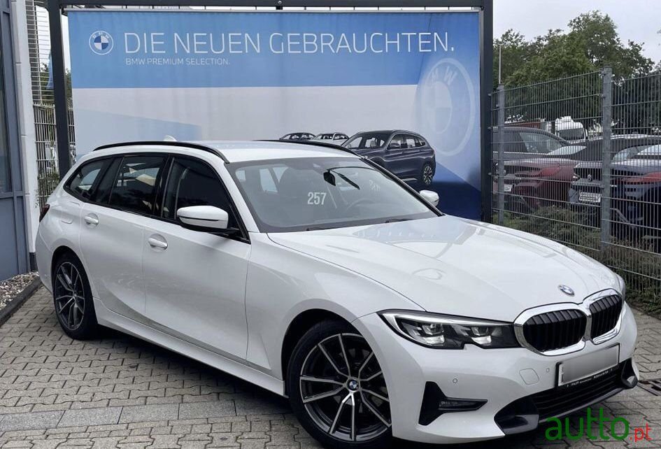 2019' BMW 320 Sport photo #1