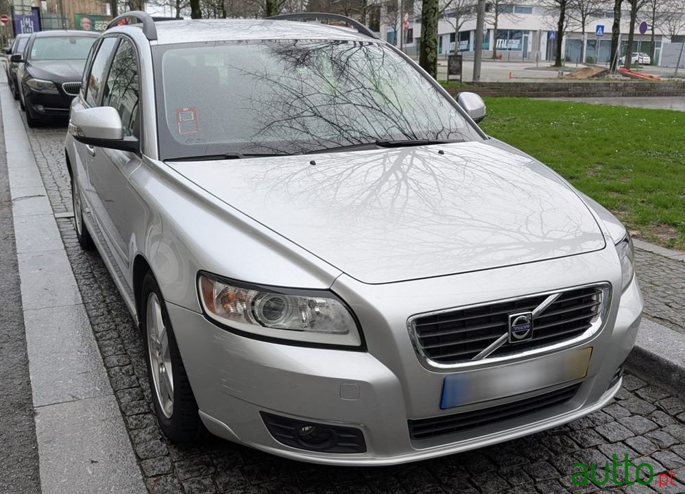 2009' Volvo V50 1.6 D Drive photo #2
