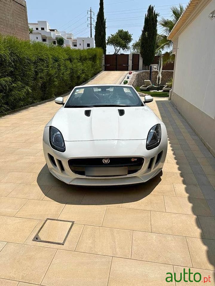 2015' Jaguar F-Type photo #2