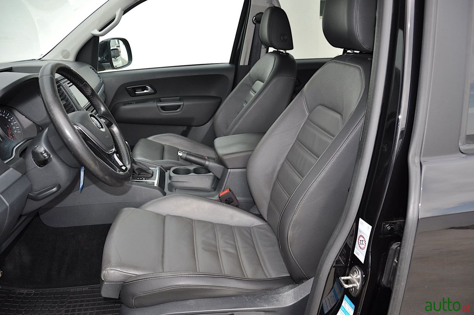 2018' Volkswagen Amarok photo #6