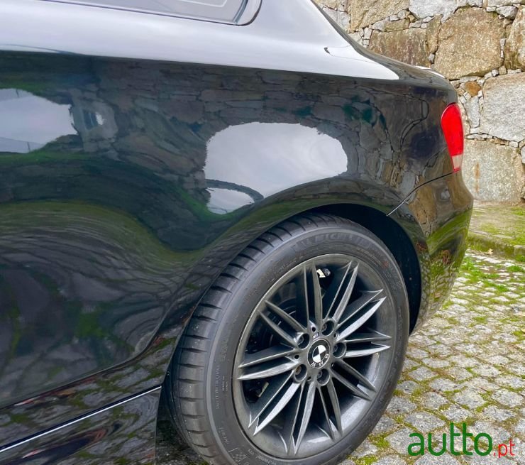 2011' BMW 120 photo #3