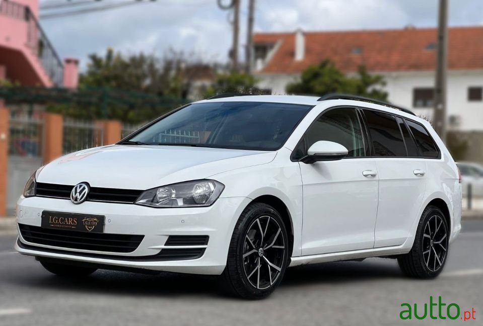 2016' Volkswagen Golf photo #1
