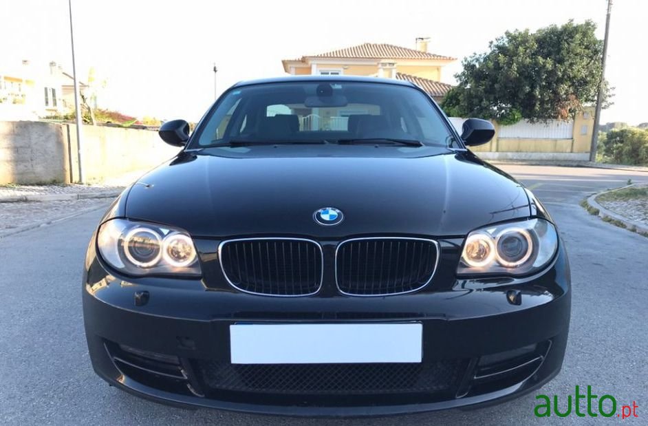 2010' BMW 118 Pack M Coupe photo #5