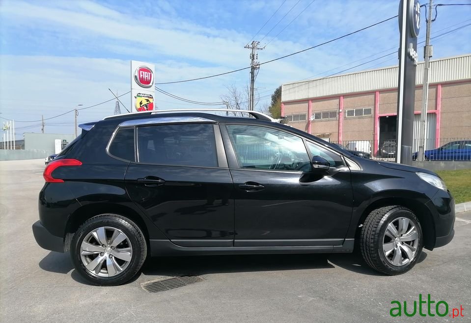 2014' Peugeot 2008 photo #3