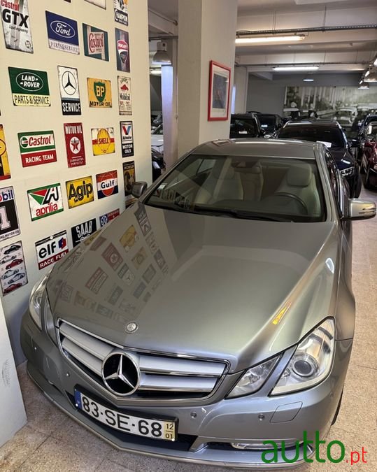 2012' Mercedes-Benz E-220 photo #1