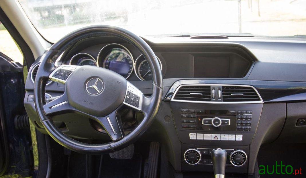 2012' Mercedes-Benz 220 Cdi Automatico photo #1