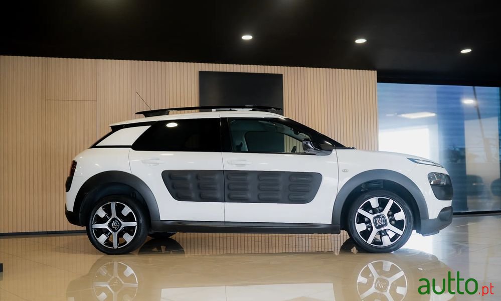 2016' Citroen C4 Cactus photo #5