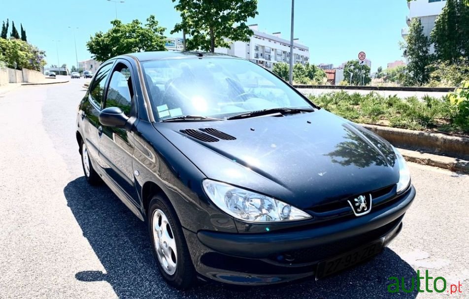 2004' Peugeot 206 Hdi Look photo #1