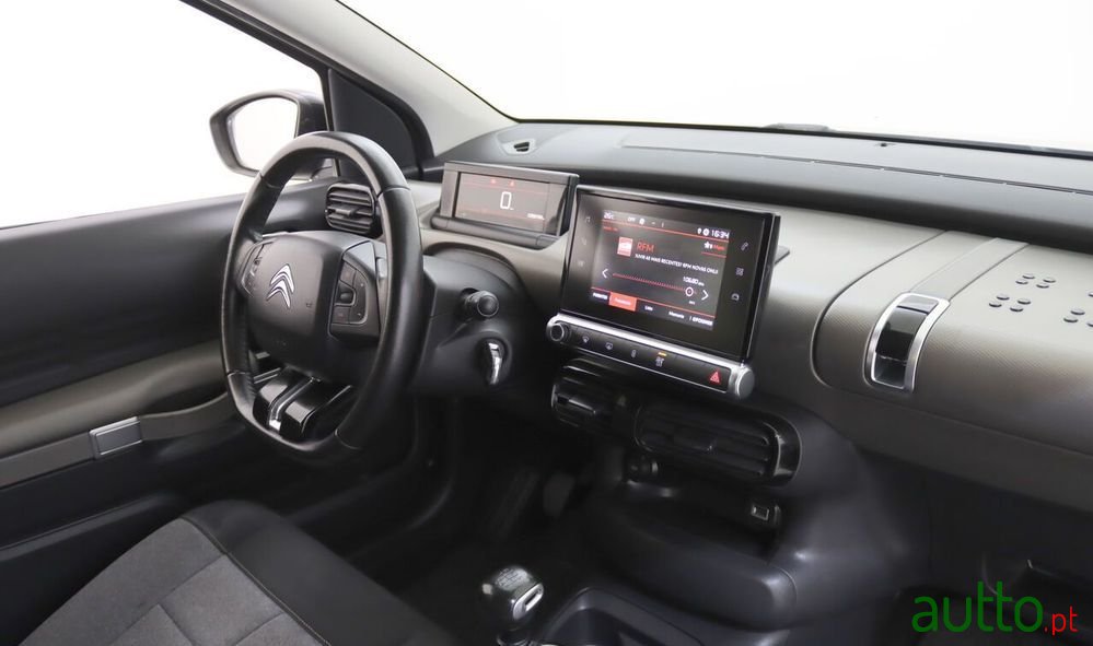 2019' Citroen C4 Cactus photo #5